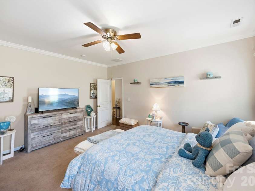 40 Ashton Bluff Circle, Mount Holly, NC 28120.  MLS# CAR4382468, YatesRealty ID 23289. 