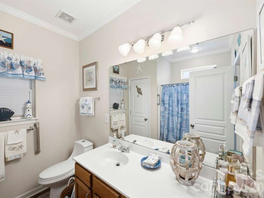 40 Ashton Bluff Circle, Mount Holly, NC 28120.  MLS# CAR4382468, YatesRealty ID 23289. 