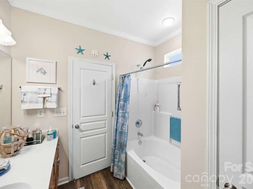 40 Ashton Bluff Circle, Mount Holly, NC 28120.  MLS# CAR4382468, YatesRealty ID 23289. 