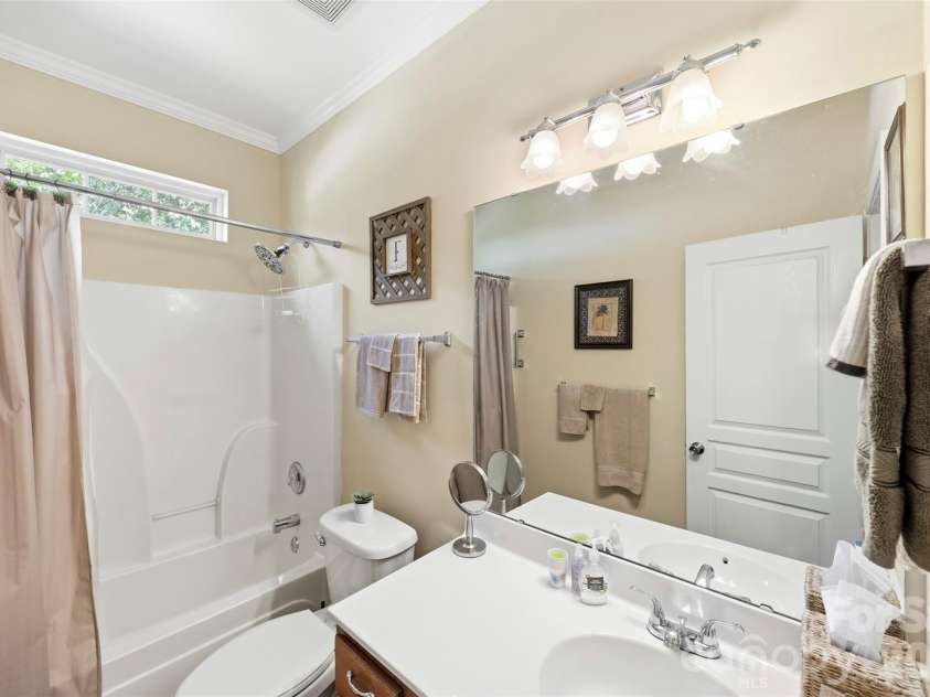 40 Ashton Bluff Circle, Mount Holly, NC 28120.  MLS# CAR4382468, YatesRealty ID 23289. 