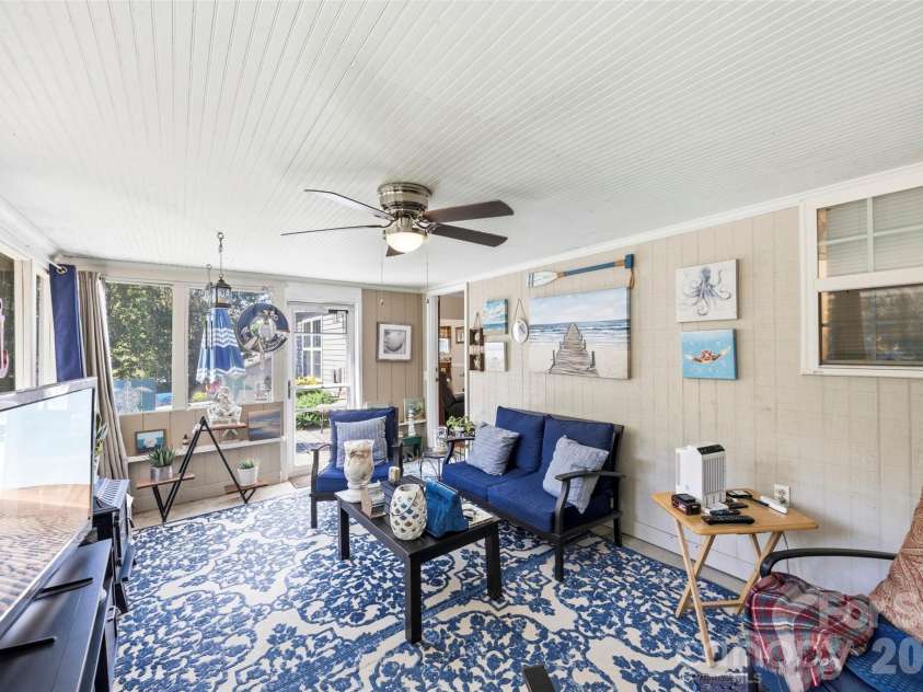 40 Ashton Bluff Circle, Mount Holly, NC 28120.  MLS# CAR4382468, YatesRealty ID 23289. 
