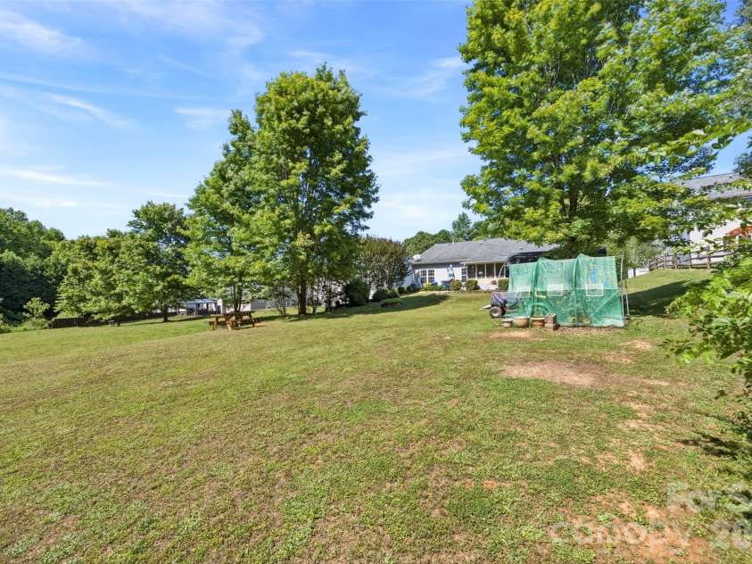 40 Ashton Bluff Circle, Mount Holly, NC 28120.  MLS# CAR4382468, YatesRealty ID 23289. 