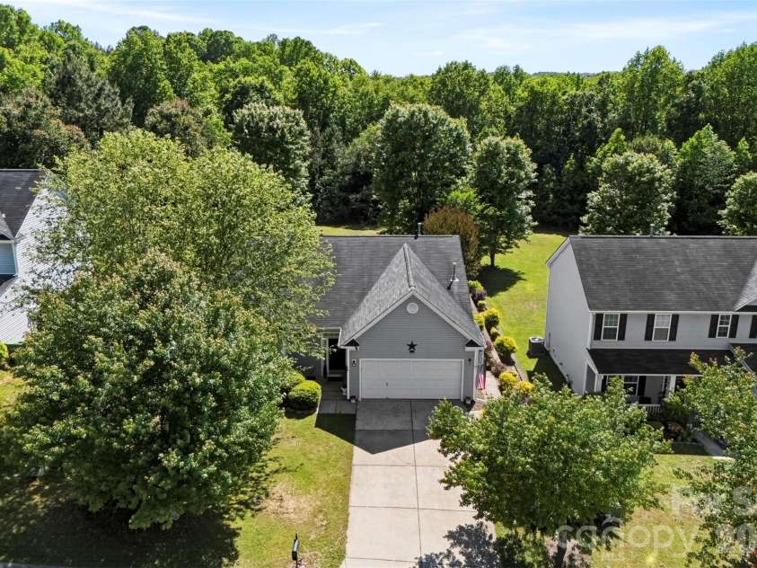 40 Ashton Bluff Circle, Mount Holly, NC 28120.  MLS# CAR4382468, YatesRealty ID 23289. 