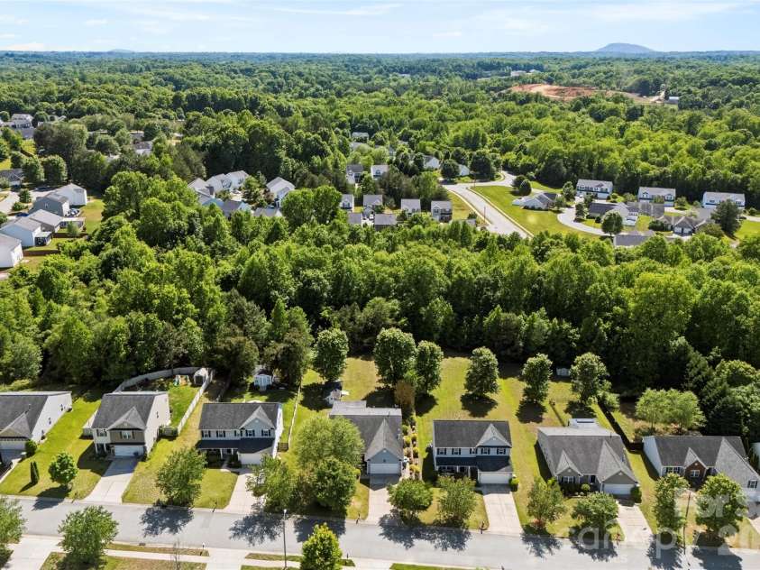 40 Ashton Bluff Circle, Mount Holly, NC 28120.  MLS# CAR4382468, YatesRealty ID 23289. 