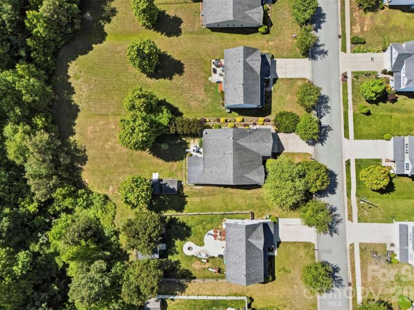 40 Ashton Bluff Circle, Mount Holly, NC 28120.  MLS# CAR4382468, YatesRealty ID 23289. 