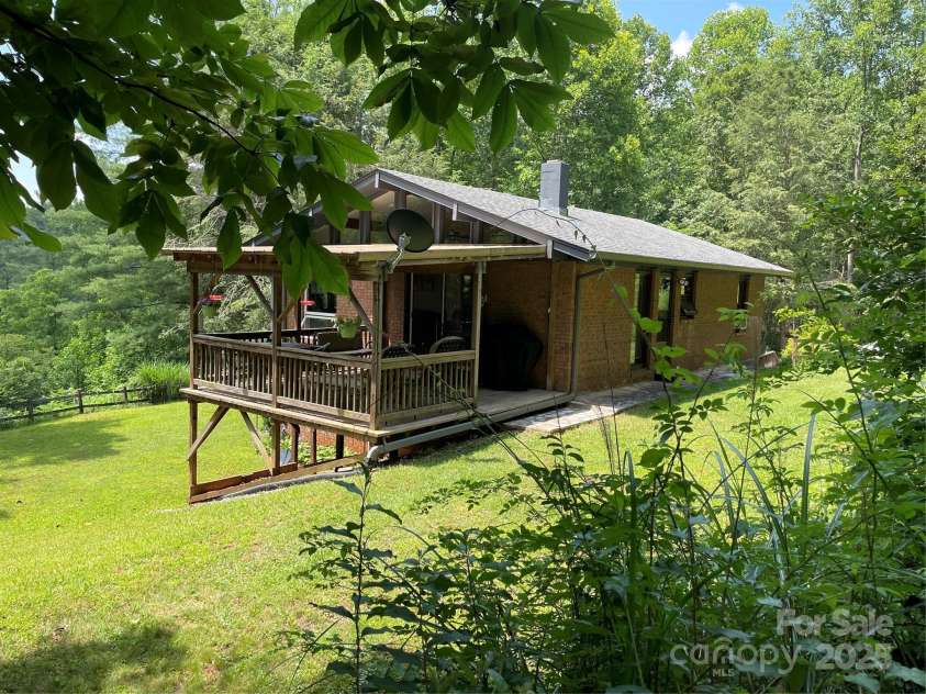 433 Leah Drive, Bakersville, NC 28705.  MLS# CAR4275965, YatesRealty ID 23289. 