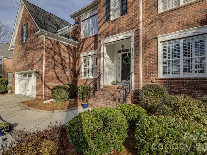 16336 Crystal Downs Lane, Charlotte, NC 28278.  MLS# CAR4335534, YatesRealty ID 2329. 