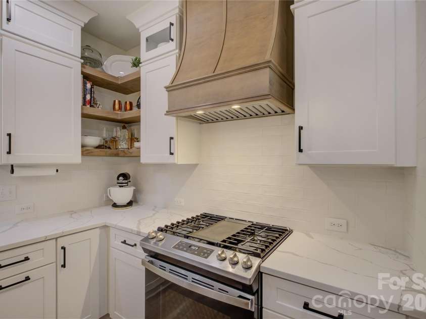 16336 Crystal Downs Lane, Charlotte, NC 28278.  MLS# CAR4335534, YatesRealty ID 2329. 