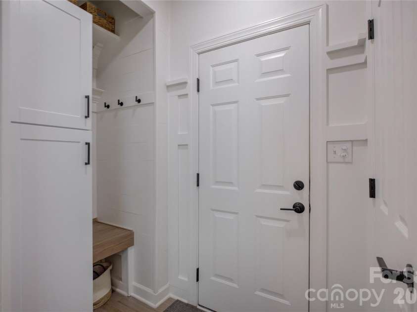 16336 Crystal Downs Lane, Charlotte, NC 28278.  MLS# CAR4335534, YatesRealty ID 2329. 