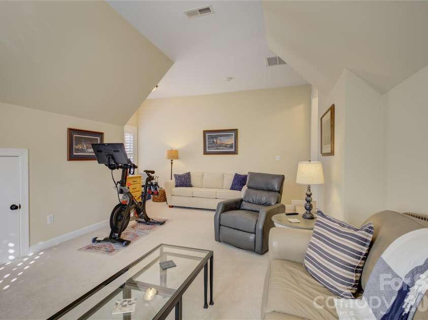 16336 Crystal Downs Lane, Charlotte, NC 28278.  MLS# CAR4335534, YatesRealty ID 2329. 