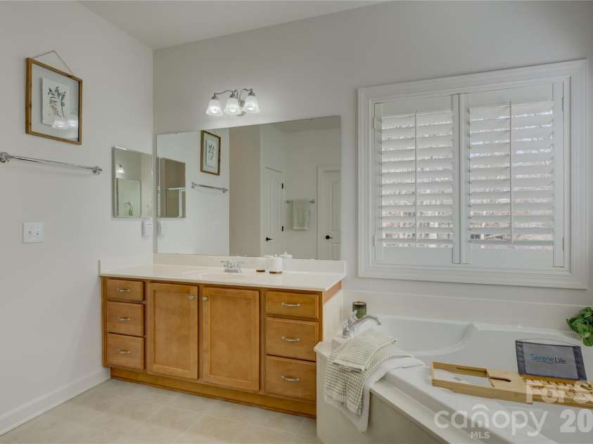 16336 Crystal Downs Lane, Charlotte, NC 28278.  MLS# CAR4335534, YatesRealty ID 2329. 