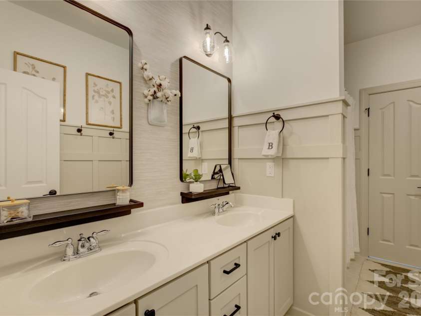 16336 Crystal Downs Lane, Charlotte, NC 28278.  MLS# CAR4335534, YatesRealty ID 2329. 