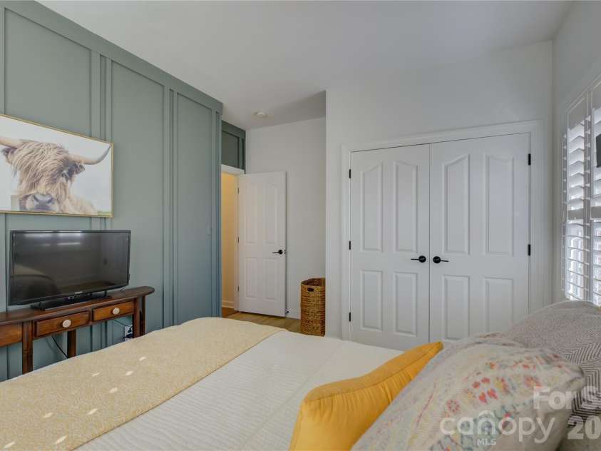 16336 Crystal Downs Lane, Charlotte, NC 28278.  MLS# CAR4335534, YatesRealty ID 2329. 