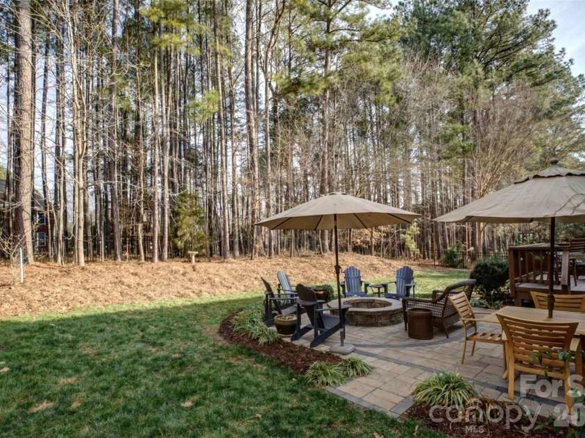 16336 Crystal Downs Lane, Charlotte, NC 28278.  MLS# CAR4335534, YatesRealty ID 2329. 