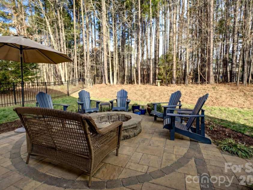 16336 Crystal Downs Lane, Charlotte, NC 28278.  MLS# CAR4335534, YatesRealty ID 2329. 