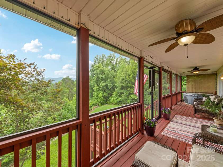 165 Lollis Lane, Bryson City, NC 28713.  MLS# CAR4274948, YatesRealty ID 23290. 
