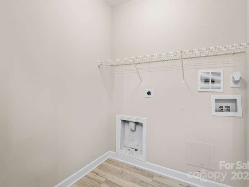 135 Singleton Road, Mooresville, NC 28117.  MLS# CAR4215763, YatesRealty ID 23292. 