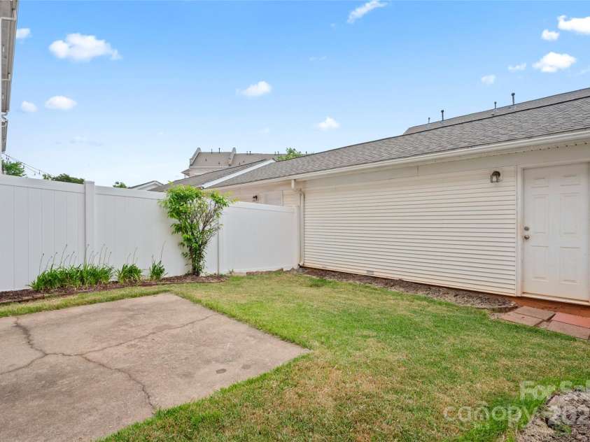 135 Singleton Road, Mooresville, NC 28117.  MLS# CAR4215763, YatesRealty ID 23292. 