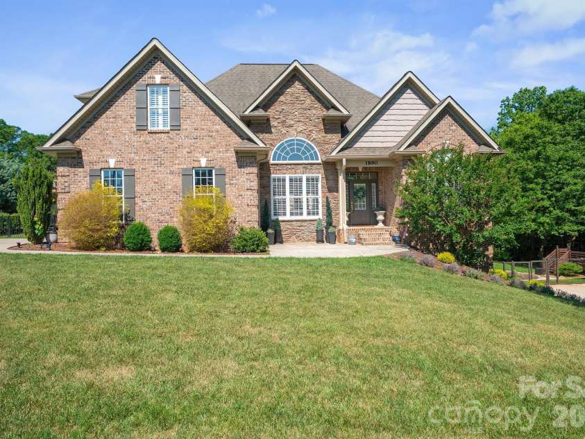 1890 Waterbury Court, Hickory, NC 28602.  MLS# CAR4381498, YatesRealty ID 23292. 
