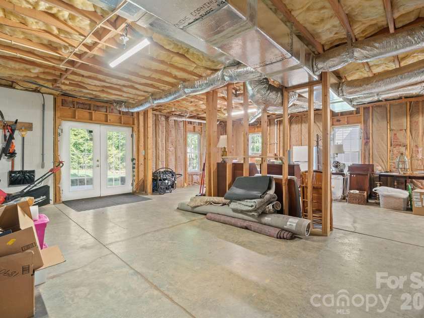 1890 Waterbury Court, Hickory, NC 28602.  MLS# CAR4381498, YatesRealty ID 23292. 