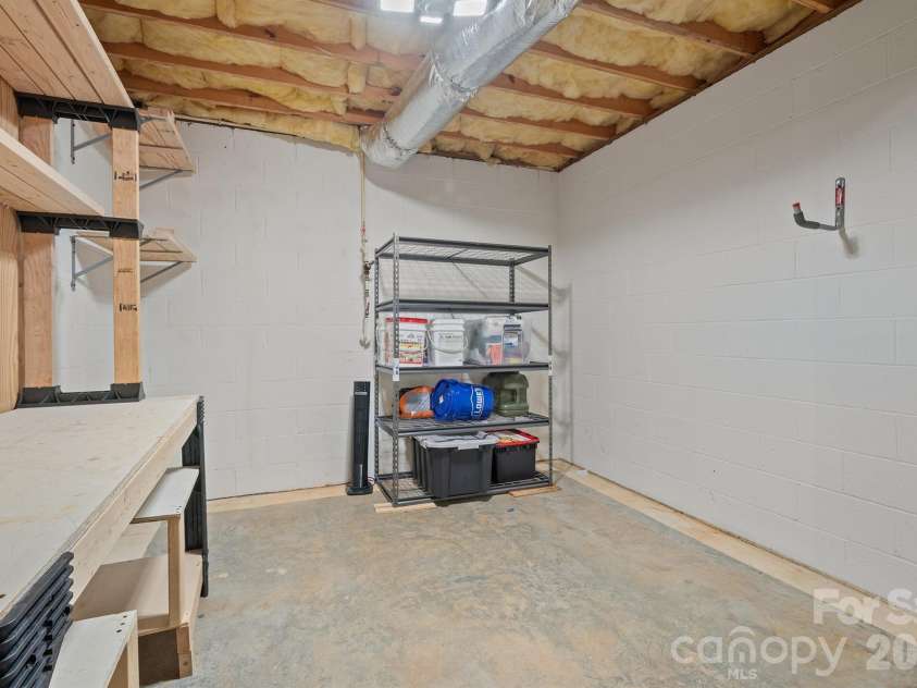 1890 Waterbury Court, Hickory, NC 28602.  MLS# CAR4381498, YatesRealty ID 23292. 