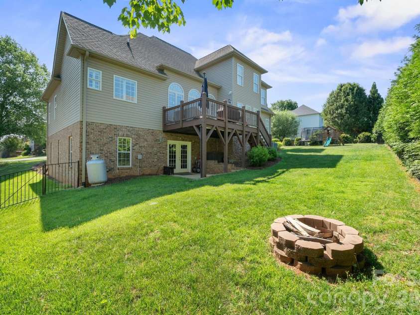 1890 Waterbury Court, Hickory, NC 28602.  MLS# CAR4381498, YatesRealty ID 23292. 