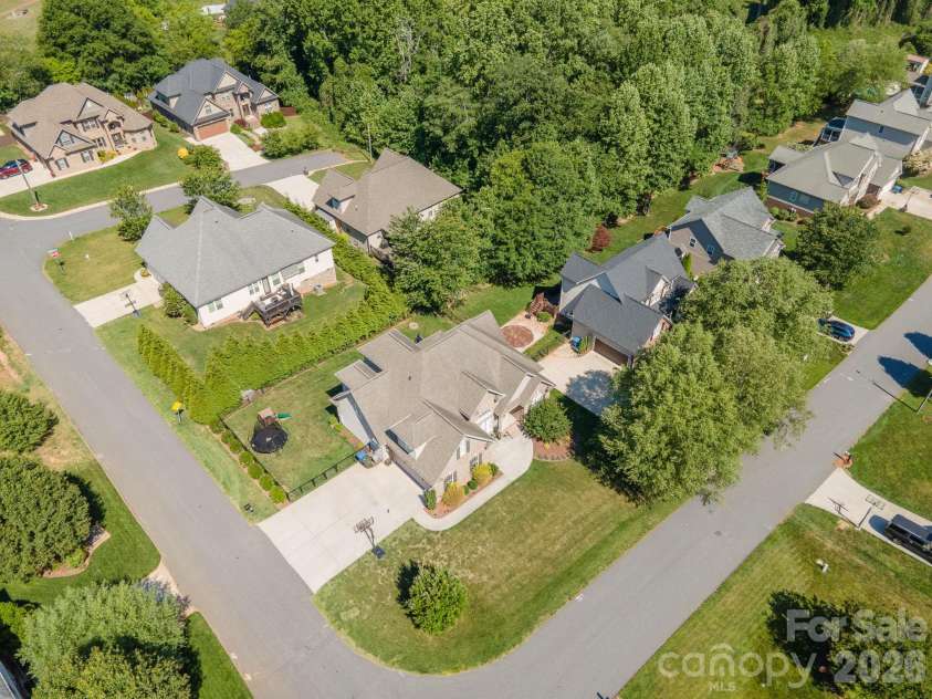 1890 Waterbury Court, Hickory, NC 28602.  MLS# CAR4381498, YatesRealty ID 23292. 