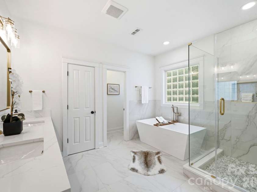 2616 Nations Commons Street, Fort Mill, SC 29708.  MLS# CAR4381737, YatesRealty ID 23293. Primary bathroom