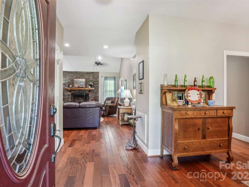 105 Gold Run Court, Kings Mountain, NC 28086.  MLS# CAR4264016, YatesRealty ID 23294. 