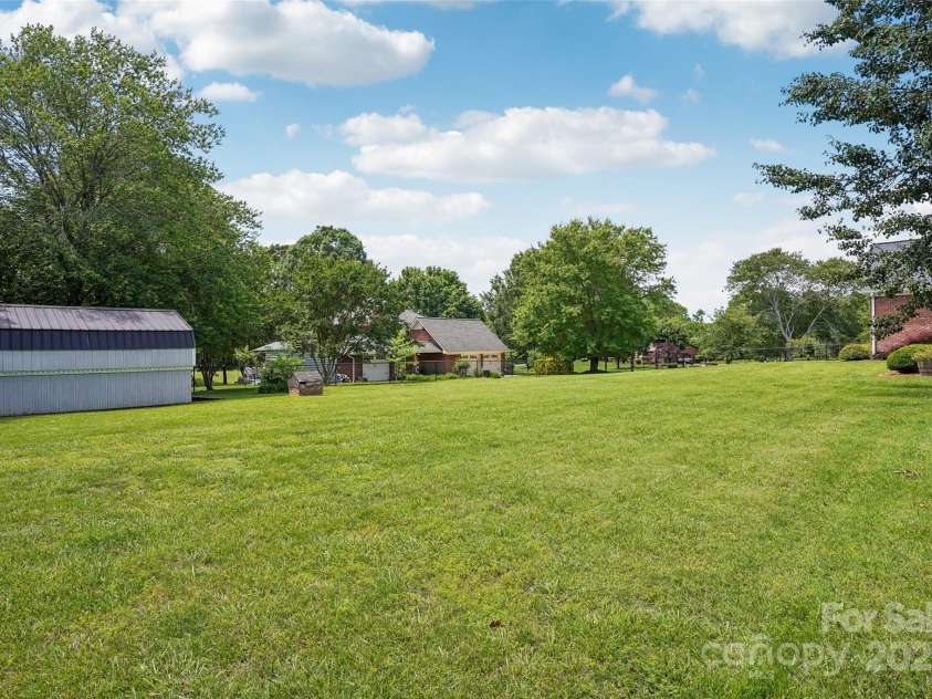 105 Gold Run Court, Kings Mountain, NC 28086.  MLS# CAR4264016, YatesRealty ID 23294. 