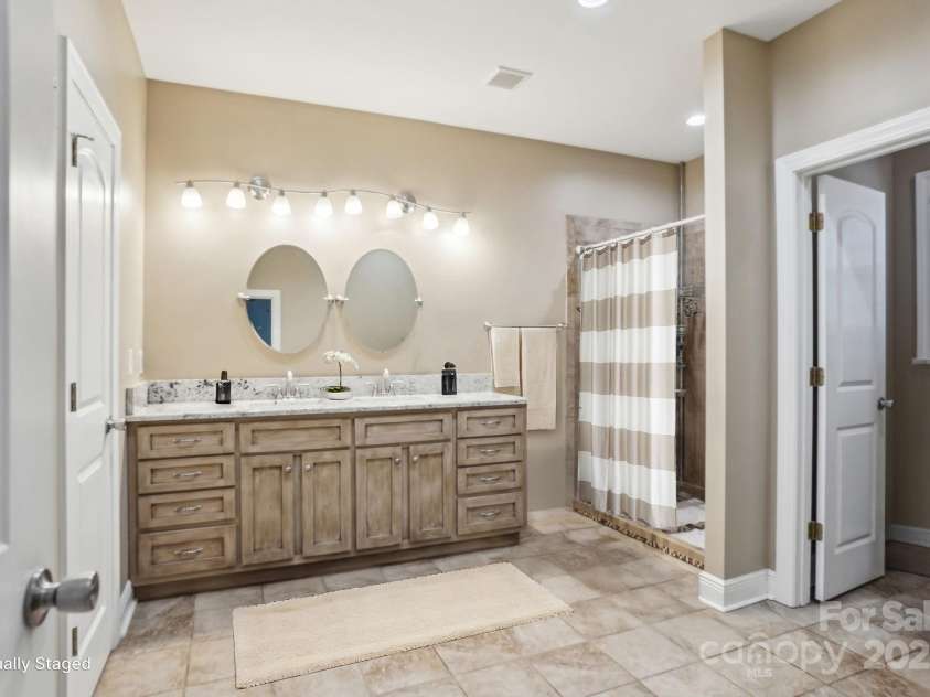 105 Gold Run Court, Kings Mountain, NC 28086.  MLS# CAR4264016, YatesRealty ID 23294. 