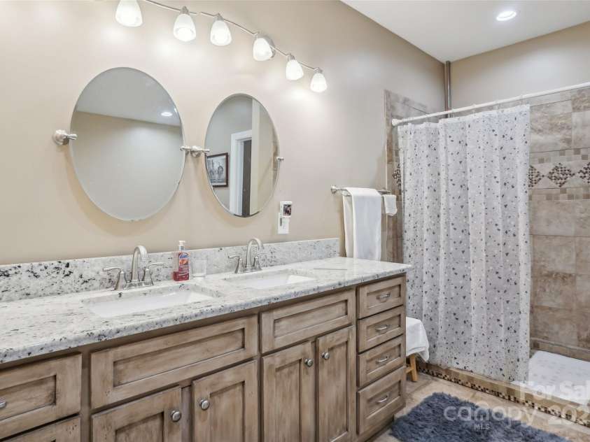 105 Gold Run Court, Kings Mountain, NC 28086.  MLS# CAR4264016, YatesRealty ID 23294. 