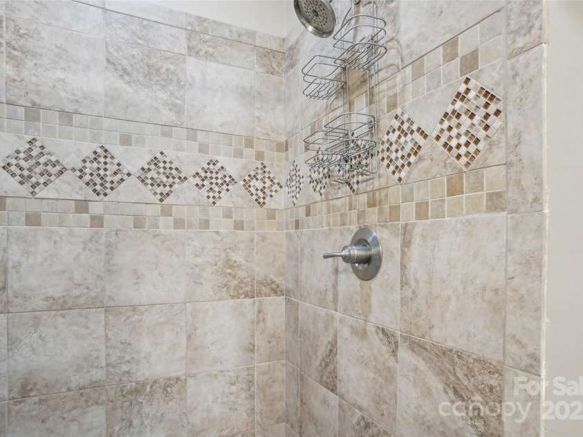 105 Gold Run Court, Kings Mountain, NC 28086.  MLS# CAR4264016, YatesRealty ID 23294. 