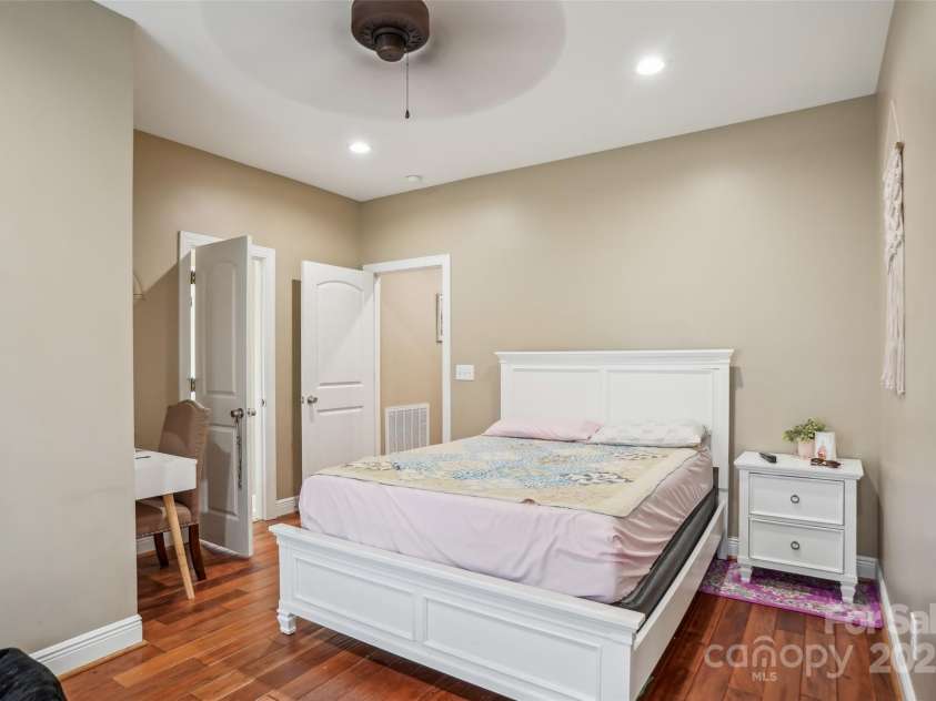 105 Gold Run Court, Kings Mountain, NC 28086.  MLS# CAR4264016, YatesRealty ID 23294. 