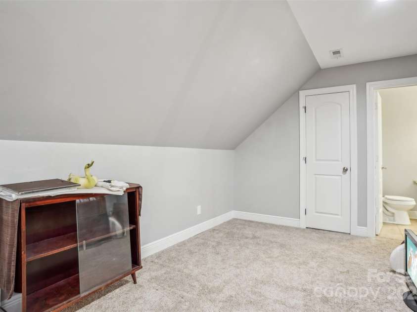 105 Gold Run Court, Kings Mountain, NC 28086.  MLS# CAR4264016, YatesRealty ID 23294. 