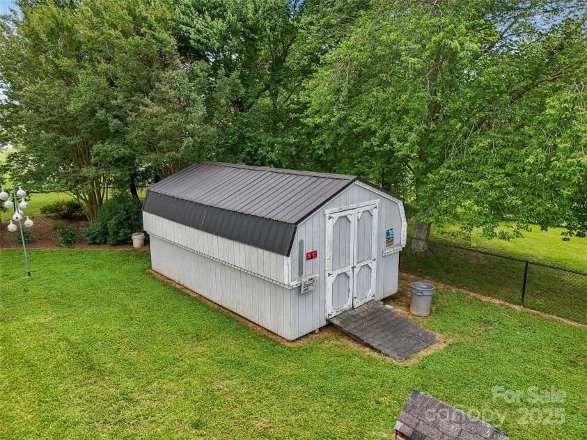 105 Gold Run Court, Kings Mountain, NC 28086.  MLS# CAR4264016, YatesRealty ID 23294. 