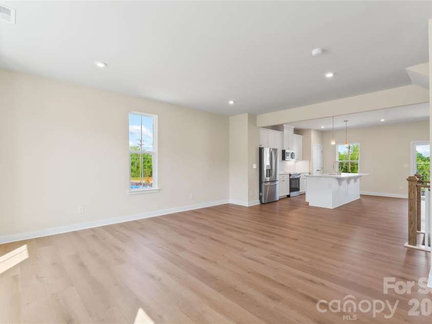 6004 Blue Ridge Oak Road, Charlotte, NC 28278.  MLS# CAR4337440, YatesRealty ID 23296. 