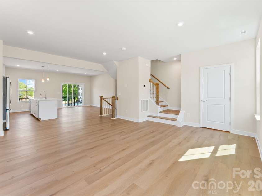 6004 Blue Ridge Oak Road, Charlotte, NC 28278.  MLS# CAR4337440, YatesRealty ID 23296. 
