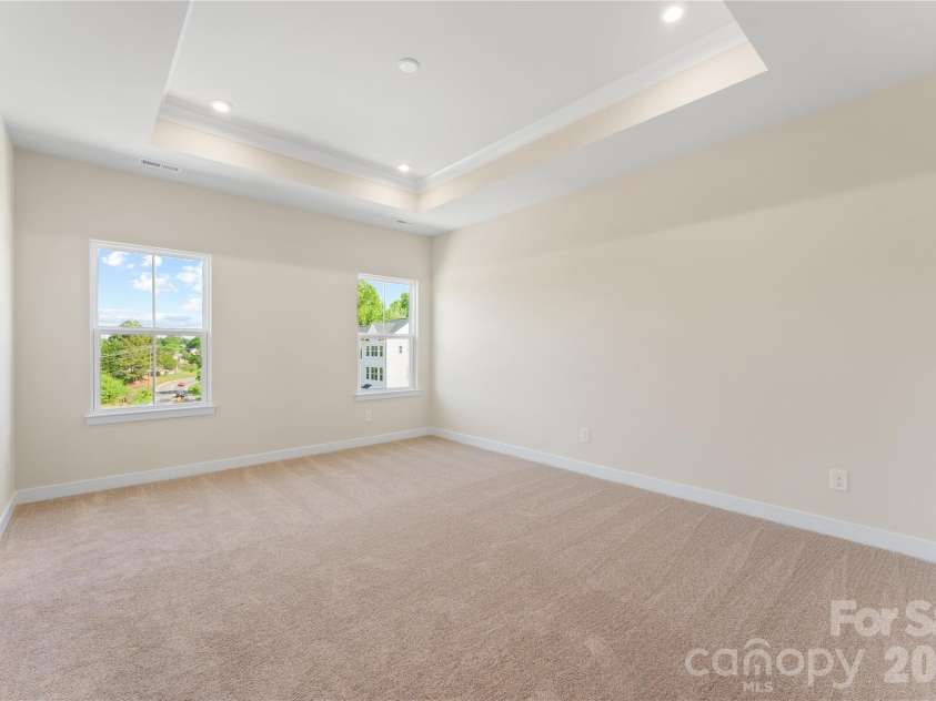 6004 Blue Ridge Oak Road, Charlotte, NC 28278.  MLS# CAR4337440, YatesRealty ID 23296. 