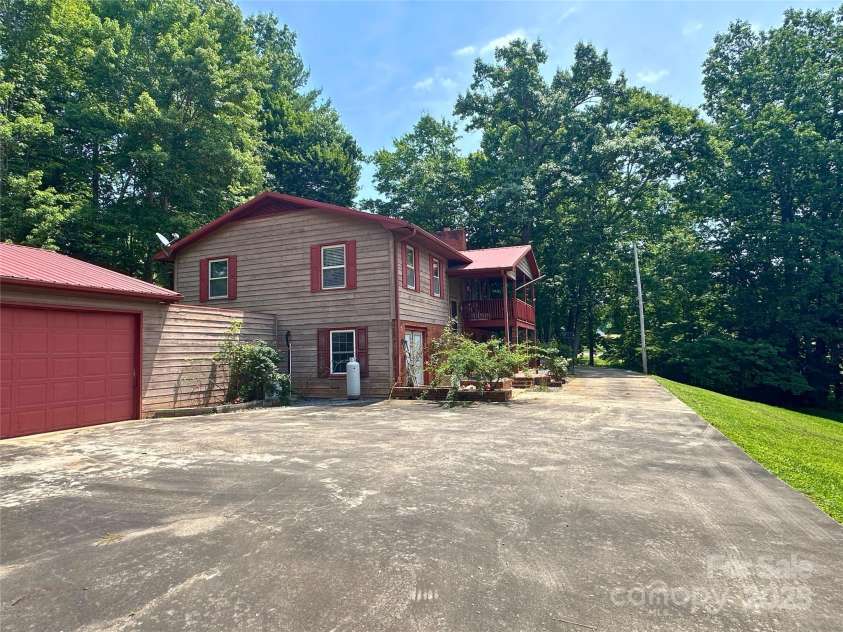 84 Randolph Road, Marion, NC 28752.  MLS# CAR4270701, YatesRealty ID 23298. 