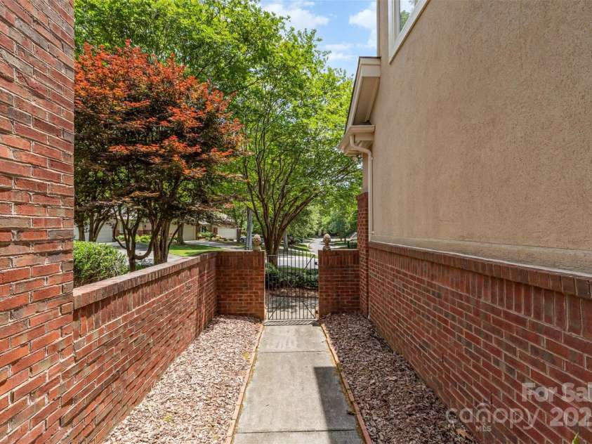 6602 Gaywind Drive, Charlotte, NC 28226.  MLS# CAR4274468, YatesRealty ID 23299. 