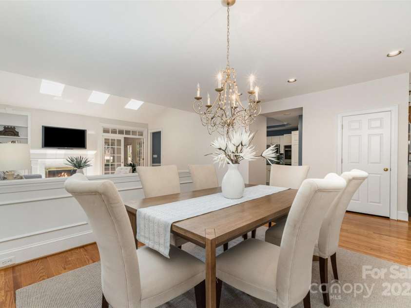 6602 Gaywind Drive, Charlotte, NC 28226.  MLS# CAR4274468, YatesRealty ID 23299. 