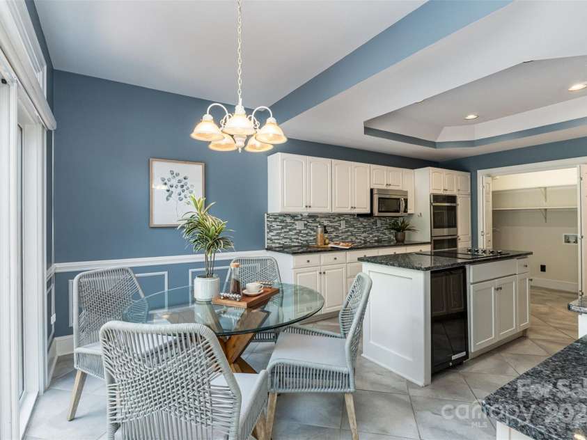 6602 Gaywind Drive, Charlotte, NC 28226.  MLS# CAR4274468, YatesRealty ID 23299. 