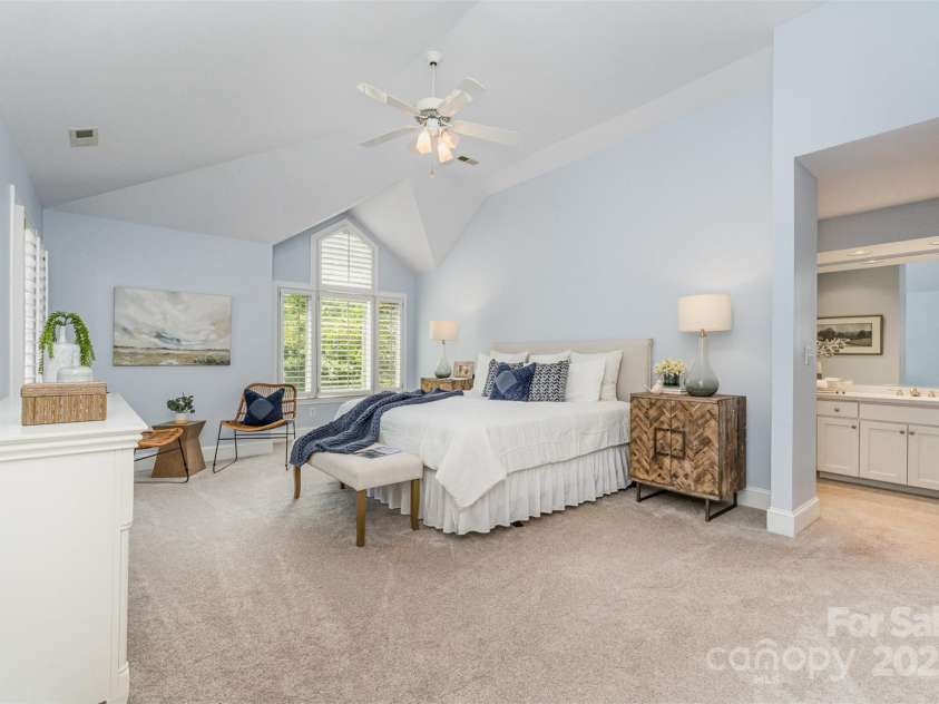 6602 Gaywind Drive, Charlotte, NC 28226.  MLS# CAR4274468, YatesRealty ID 23299. 