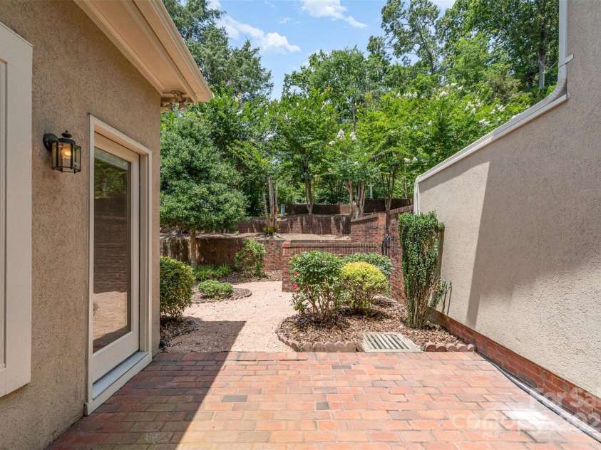 6602 Gaywind Drive, Charlotte, NC 28226.  MLS# CAR4274468, YatesRealty ID 23299. 