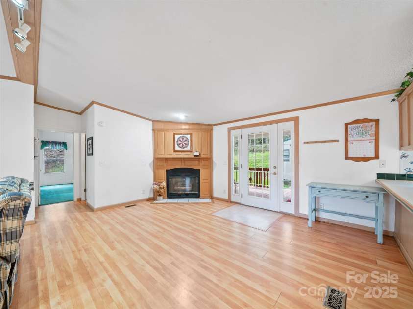 469 Hensley Branch, Burnsville, NC 28714.  MLS# CAR4244936, YatesRealty ID 233. 