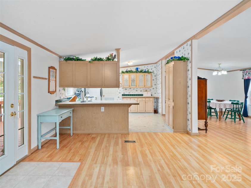 469 Hensley Branch, Burnsville, NC 28714.  MLS# CAR4244936, YatesRealty ID 233. 