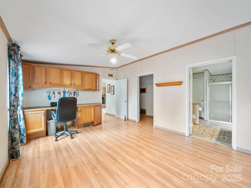 469 Hensley Branch, Burnsville, NC 28714.  MLS# CAR4244936, YatesRealty ID 233. 