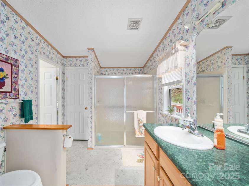 469 Hensley Branch, Burnsville, NC 28714.  MLS# CAR4244936, YatesRealty ID 233. 