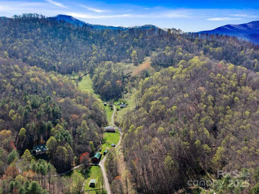 469 Hensley Branch, Burnsville, NC 28714.  MLS# CAR4244936, YatesRealty ID 233. 